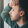 O cansaço e falta de tempo impulsiona a chamada "economia do eu mereço", onde a conveniência e a previsibilidade são comercializadas para mitigar essas sensações - Adobe Stock