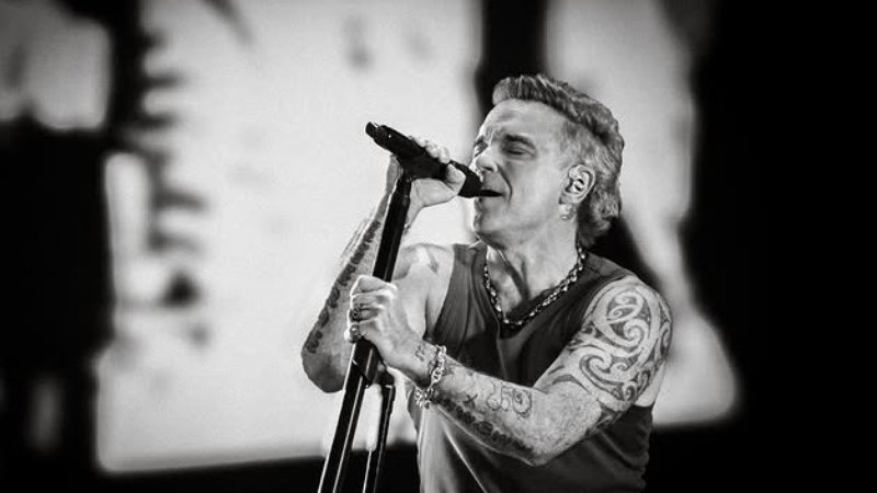 O cantor britânico Robbie Williams, dono de hits como 'Angels' e 'Feel', fez declarações sobre diagnóstico de TEA - Reprodução/Instagram/@robbiewilliams