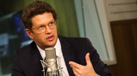 Salles disse que apresentou certidão sobre processo, mas reconheceu que o documento não está claro - Marcello Casal Jr/Agência Brasil