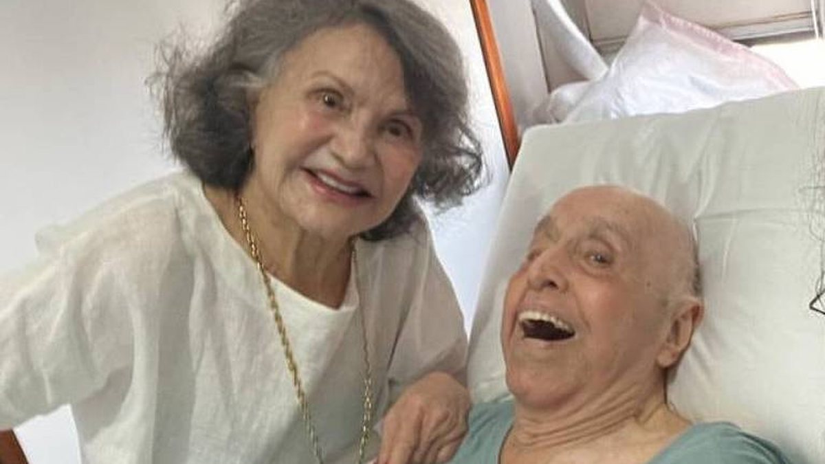 Mauro Mendonça acompanhado por Rosamaria Murtinho, no Dia dos Pais de 2026 - Reprodução/Instagram @roseiramur