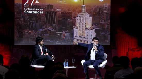 Renan Santos (D) é um dos presidenciáveis que participam de evento promovido por um banco - Foto: Estadão Conteúdo