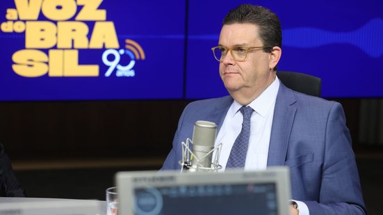 Wolney Queiroz, ministro da Previdência Social, diz que, sem a vinculação, aposentado seria deixado para trás - Valter Campanato/Agência Brasil