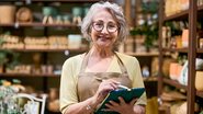 Imagem estereotipada de mulher idosa como vovozinha vem mudando - e marcas têm de se atualizar - Adobe Stock