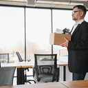 Proteção contra demissão próxima da aposentadoria costuma estar prevista na convenção coletiva - Envato