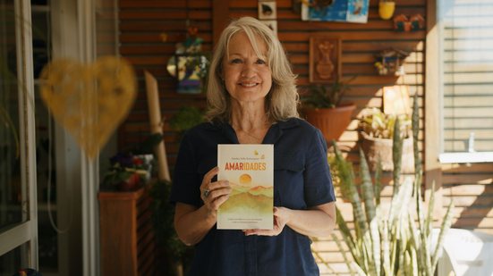 A escritora Sandra Tello Bohorquez lança seu primeiro livro profissional, "Amaridades" - Divulgação/André Portugal