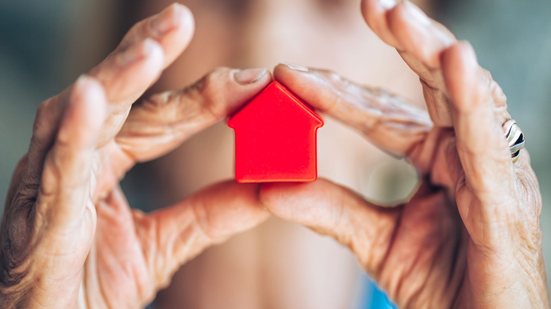 42% dos investidores de fundos imobiliários têm 62 anos ou mais - Adobe Stock