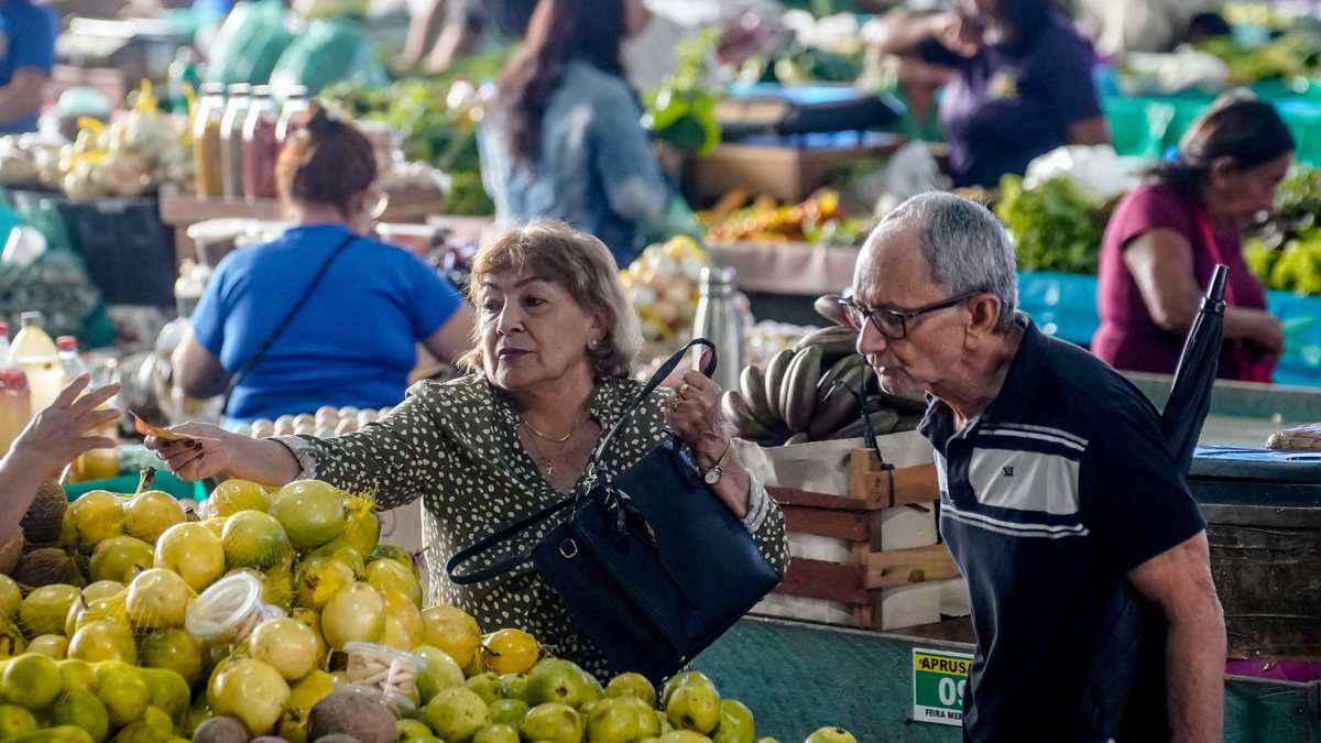 Com renda média de R$ 3.865, população 60+ lidera orçamento de quase um terço dos domicílios - Rafa Neddermeyer/Agência Brasil