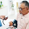 Cuidar da saúde antes dos sintomas pode acrescentar anos de vida aos homens - Adobe Stock