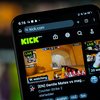 Kick é uma plataforma de streaming de vídeos ao vivo, semelhante a serviços como Twitch e YouTube Live - Adobe Stock