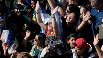 Enquanto Flávio Bolsonaro, procura grandes denominações, Lula busca igrejas menores e independentes - Paulo Pinto/Agência Brasil