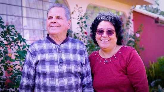 Mauro Algacir e a esposa Cida atuam pelos direitos dos aposentados em Curitiba - Bruno Sitorski/VIVA