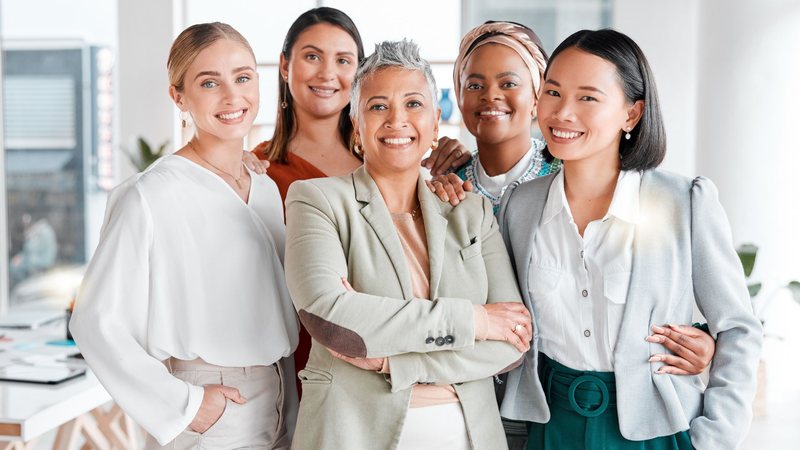 Executivas representam 7,56% do levantamento, mas registram mais interações no LinkedIn - Adobe Stock