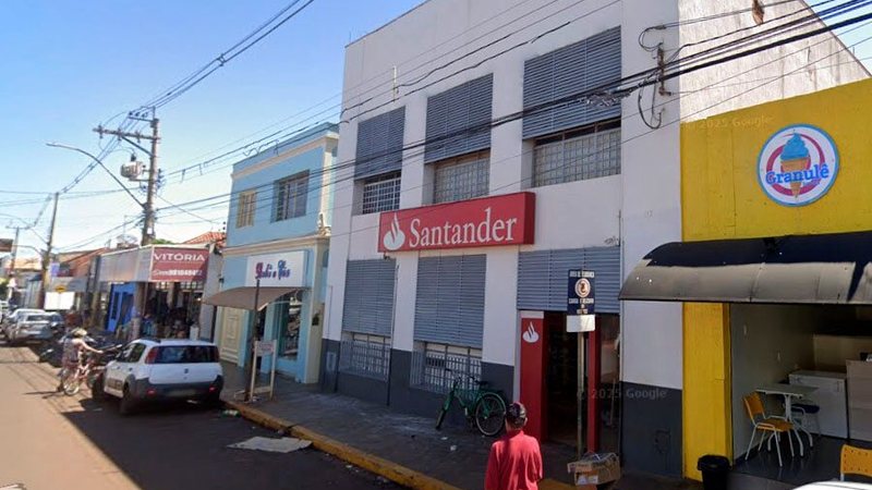 Vanessa Miranda trabalhava na agência do Santander em Miguelópolis (SP) - Reprodução/Google Street View