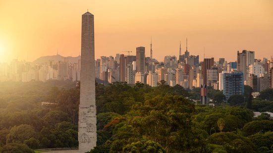 Temperaturas podem chegar a 32°C na terça-feira, 29, na cidade de São Paulo - Adobe Stock