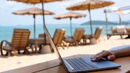 63% dizem verificar assuntos de trabalho de alguma forma durante as férias - Envato