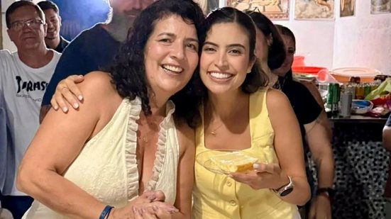 Mãe da deputada federal Tabata Amaral permanece na UTI após queda durante campanha da filha - Facebook / Reprodução