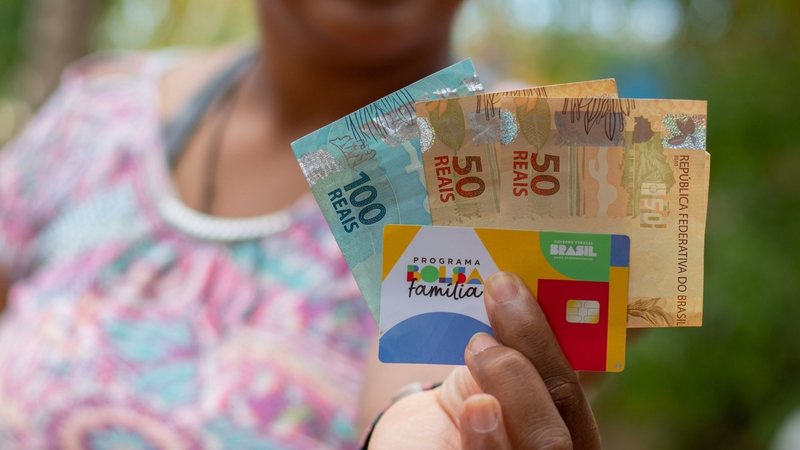 PL prevê que o salário de jovem aprendiz seja excluído do cálculo da renda familiar do Bolsa Família - Reprodução/Governo