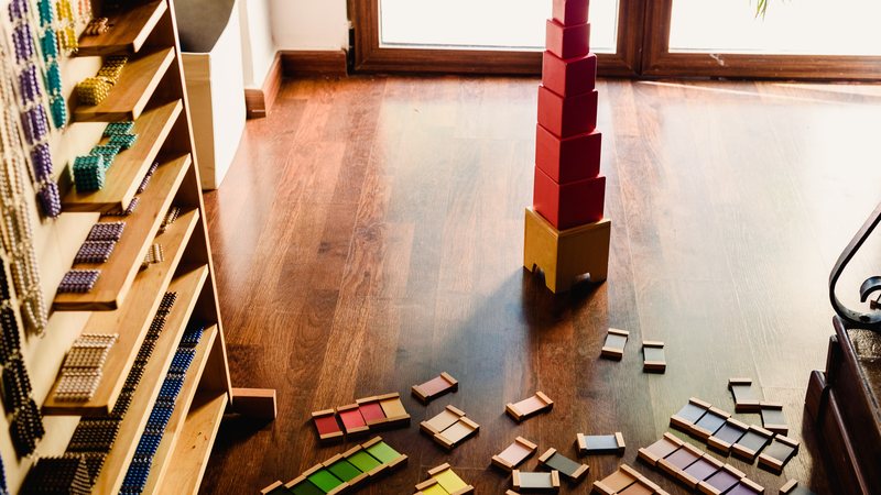 Durante muito tempo, dinheiro foi assunto proibido dentro de muitas famílias brasileiras, mas felizmente isso está mudando - Envato