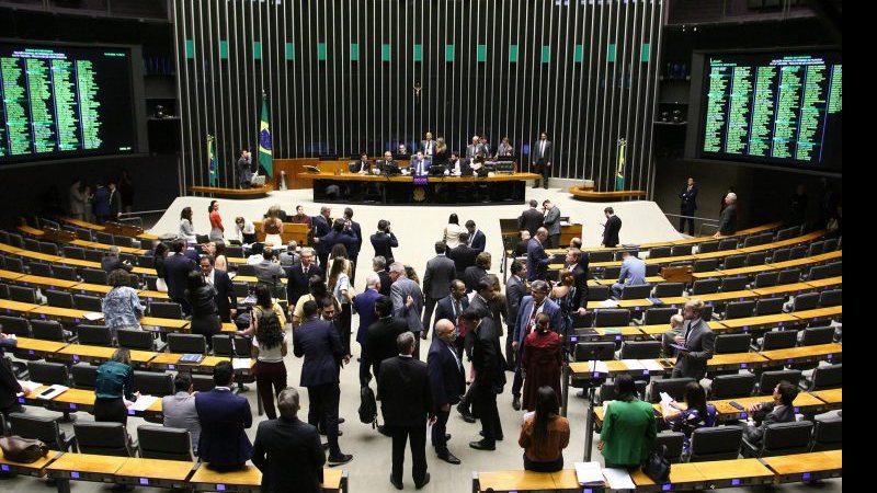 O texto foi aprovado por 461 votos a favor e 4 contra; proposta segue ao Senado - Vinicius Loures/Câmara dos Deputados