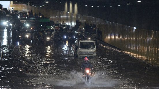 Chuva na cidade de São Paulo nesta quarta, 14, causou alagamento no Túnel do Anhangabaú - Willian Moreira/Ato Press/Estadão Conteúdo