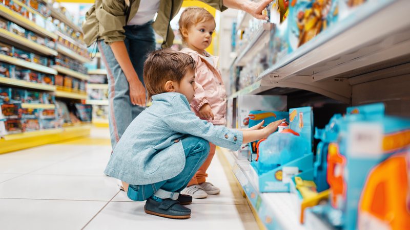 74% dos brasileiros pretendem ir às compras para presentear na data, mostra pesquisa - Adobe Stock