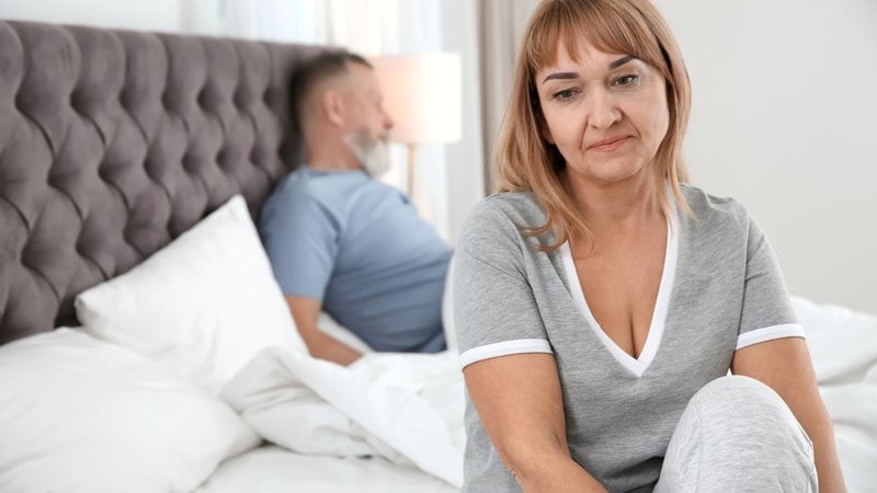 Quando a relação começa a doer, algumas mulheres diminuem a frequência ou abandonam vida sexual - Adobe Stock