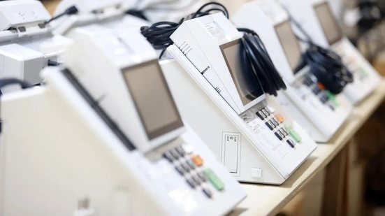 Desde hoje, não é permitido publicar, republicar ou impulsionar novos conteúdos produzidos ou alterados por IA - Divulgação - TSE