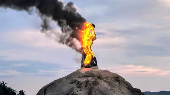 Incêndio provocou revolta entre moradores nas redes sociais - Reprodução/X/@Sharpen36