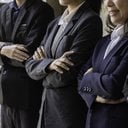 A dependência excessiva de IA tende a reduzir a capacidade de análise crítica e resolução de problemas - Envato