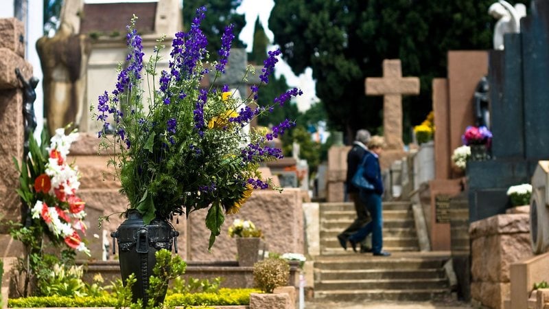 Finados é marcado por homenagens, visitas a cemitérios e celebrações religiosas em memória dos falecidos - Alf Ribeiro/Estadão Conteúdo