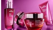 Com esse lançamento, a empresa passa a atuar no cuidado específico com a pele durante a menopausa - Divulgação/Avon