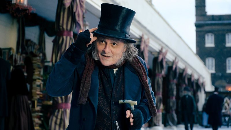 Johnny Depp caracterizado como o avarento Ebenezer, no filme “Ebenezer e os Fantasmas do Natal” - Divulgação/Paramount Pictures