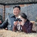 Kim Jong Un e Kim Yo Jong, sua irmã mais nova, durante treinamento militar na Coreia do Norte - KCNA