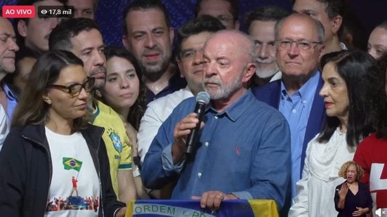 Em discurso após ser reeleito, presidente Lula agradece a idosos e ao "general" Janones - Reprodução YouTube/Lula