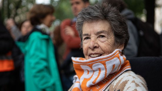 Maricarmen morava no imóvel desde 1956 e foi desalojada depois de recusar aumento de 275% no valor do aluguel - Reprodução / Sindicato de Inquilinos de Madrid