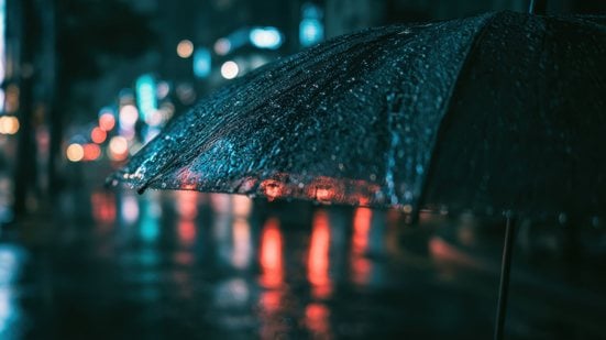 Na capital paulista, a previsão é de sol com muitas nuvens e pancadas de chuva à tarde e à noite - Adobe Stock
