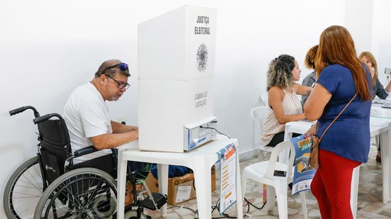 Serviço permite o deslocamento de ida e volta ao local de votação, no dia 25 de outubro - Fernando Frazão/Agência Brasil