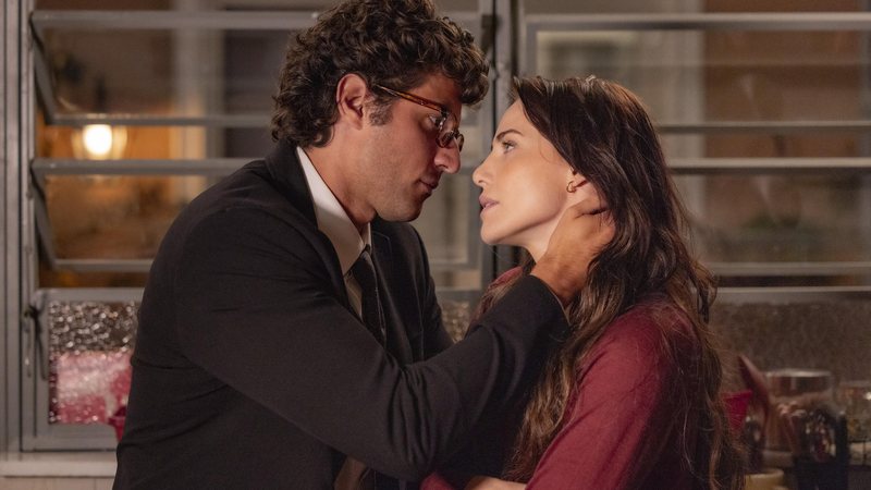 Pedro (Chay Suede) e Adriana (Leticia Colin), em Quem Ama Cuida - Divulgação/Globo