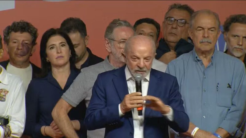 Lula discursa na noite de domingo, após o resultado das eleições - Reprodução/TV Globo