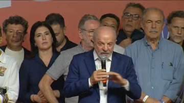 Lula discursa na noite de domingo, após o resultado das eleições - Reprodução/TV Globo