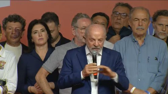 Lula discursa na noite de domingo, após o resultado das eleições - Reprodução/TV Globo