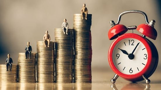 Empresas têm 60 dias para reduzir sua atual jornada máxima de trabalho para 42 horas semanais e um ano para ajustar a jornada para 40 horas - Adobe Stock