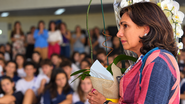 Aos 73, professora celebra mais de meio século de docência na mesma escola