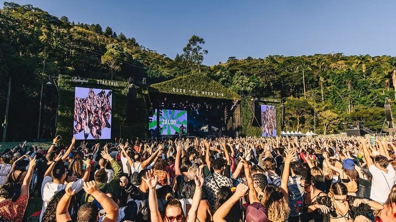 O RTM conta com 3 palcos principais, além de espaços alternativos e bandas locais - Reprodução/rockthemountain.com.br
