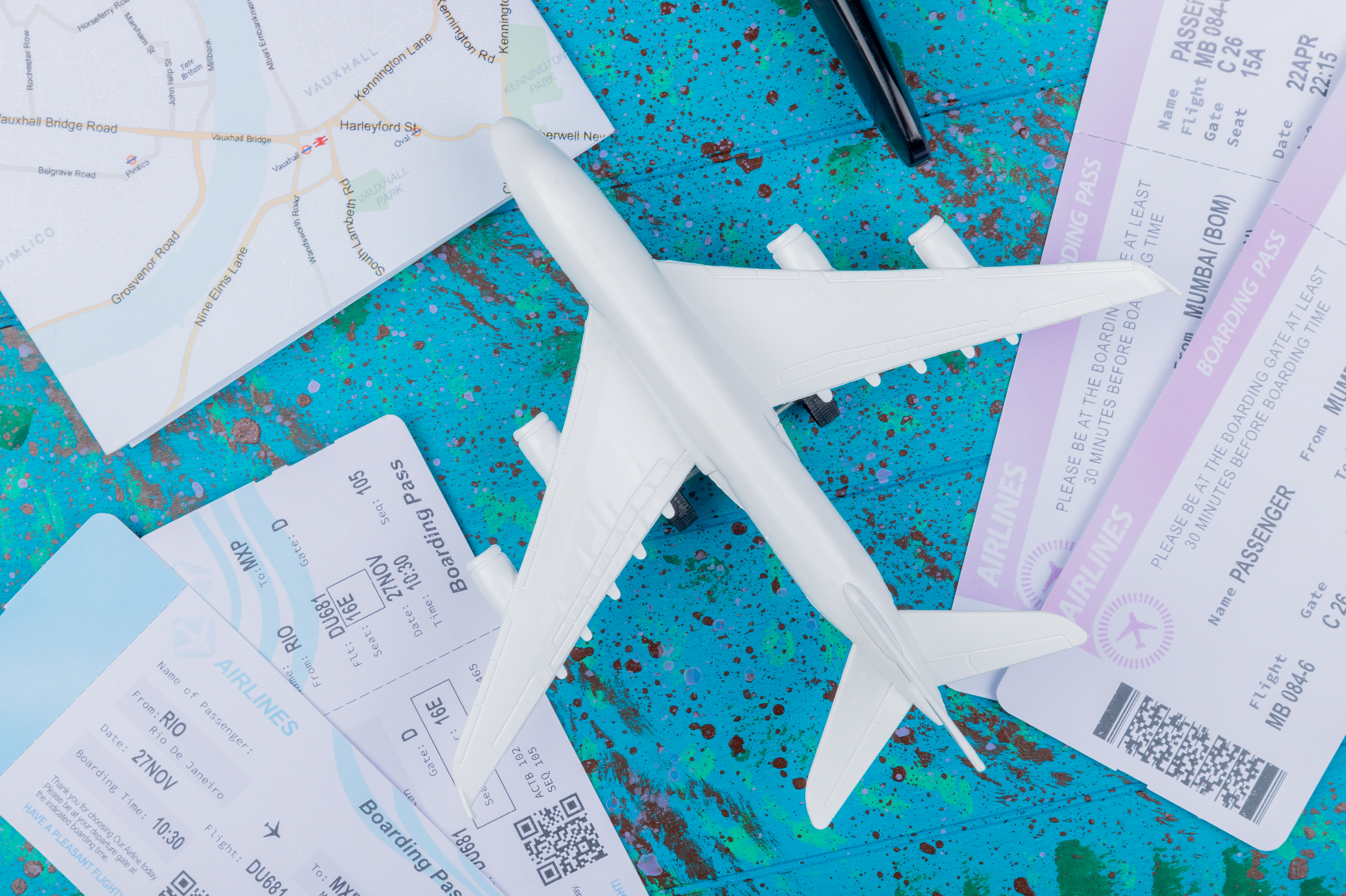 Avião e passagens aéreas