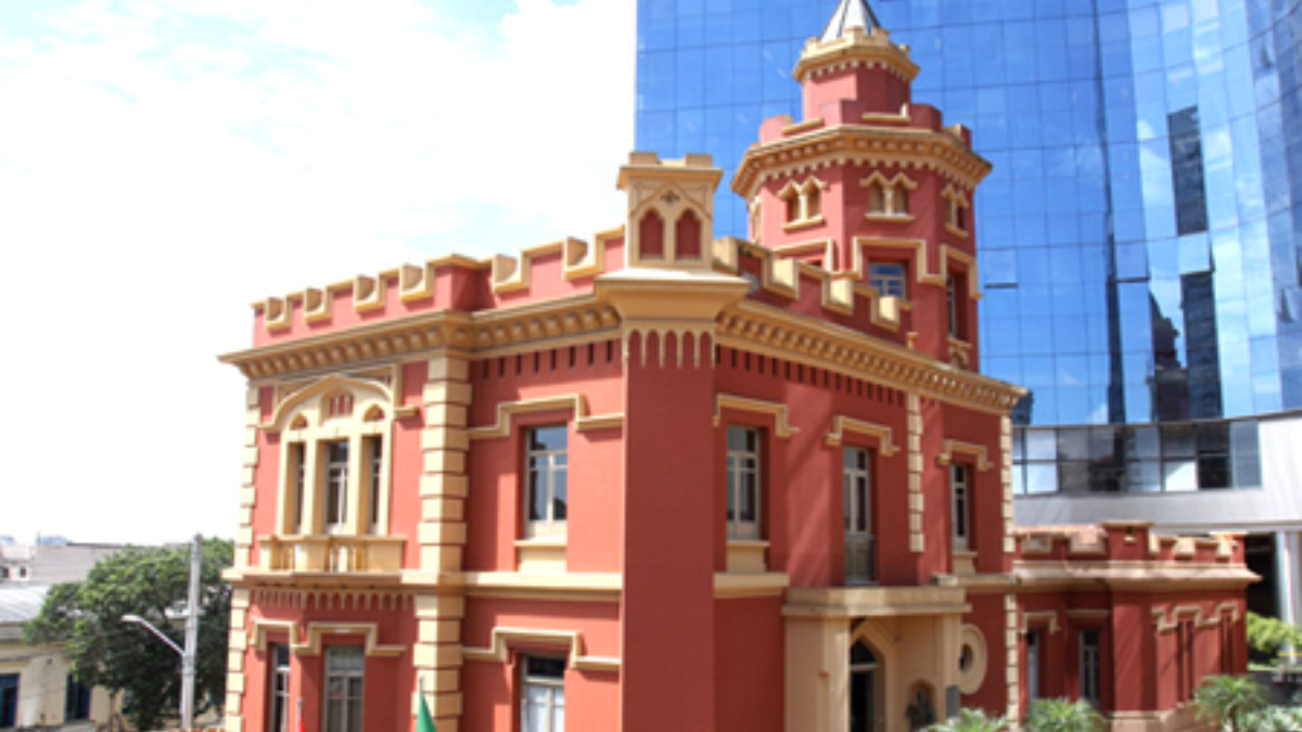 Palacete Conde de Sarzetes