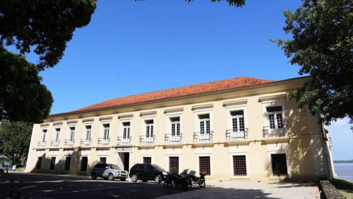 Casa das Onze Janelas