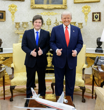 Os presidentes da Argentina, Javier Milei, e dos Estados Unidos, Donald Trump