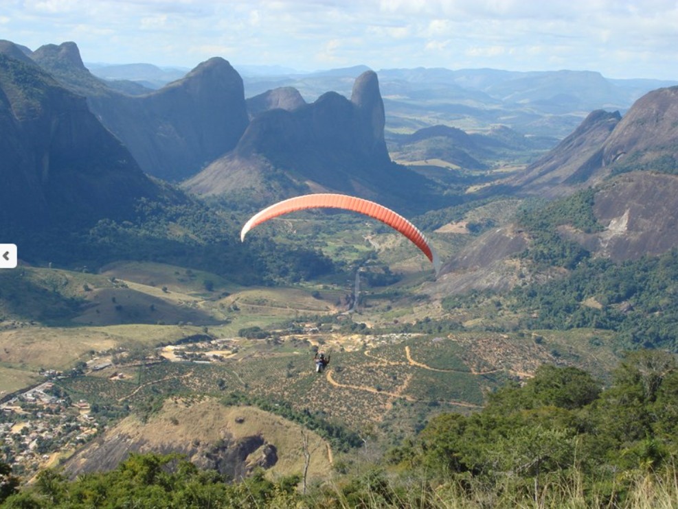 paraglaider sobre pancas
