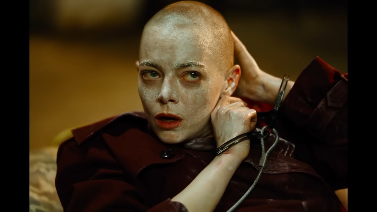 Cena do filme Bugonia